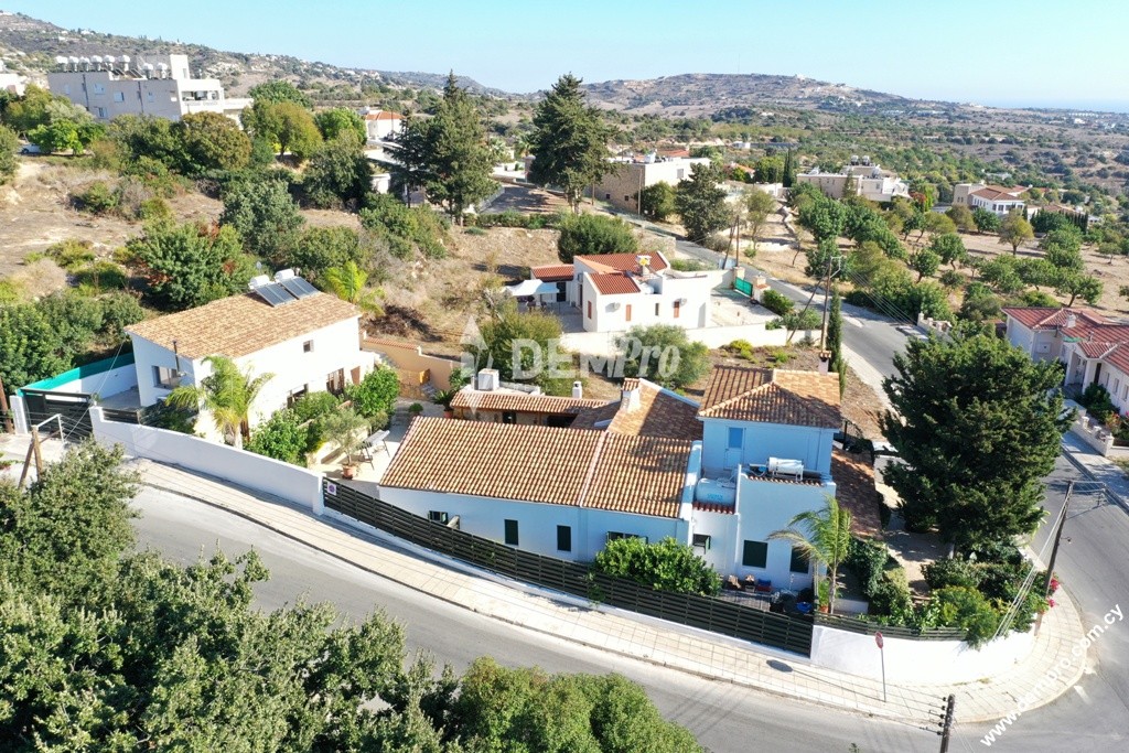 Luxury Villa For Sale in Mesa Chorio - Paphos - Cyprus