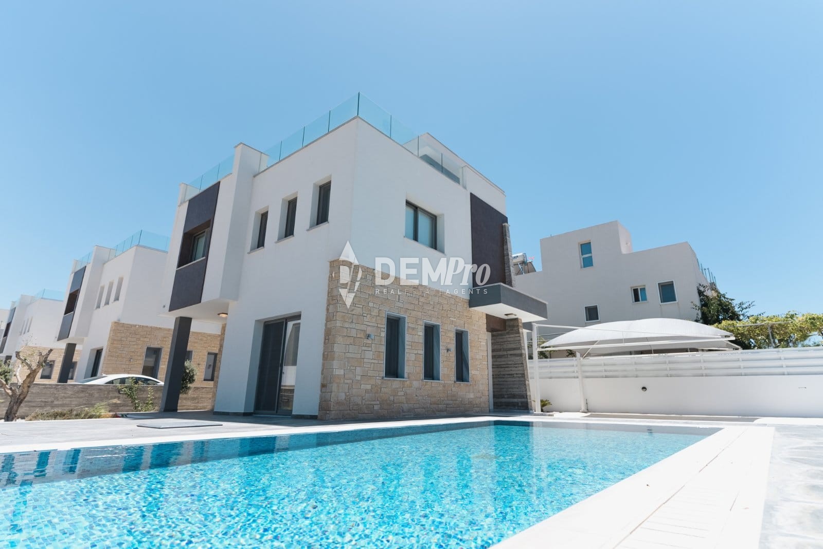 Luxury Villas For Sale in Paphos Near the Beach