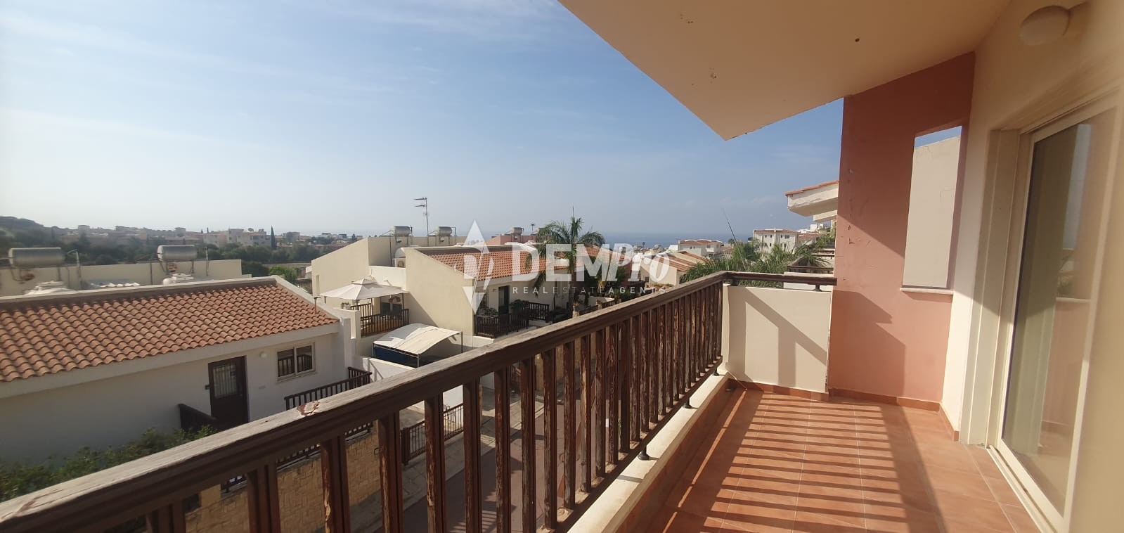 2 bedroom apartment in chloraka with Sea views