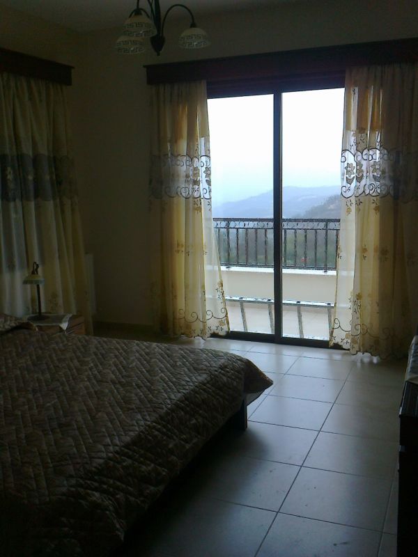 luxury 5 bedroom house in Tsada long term