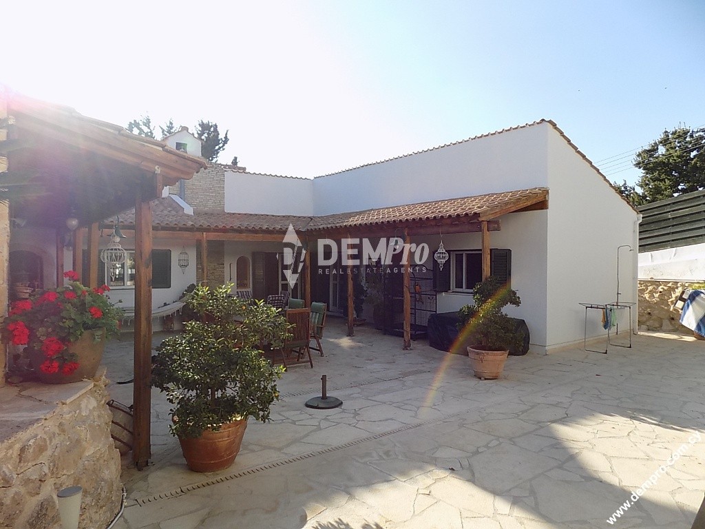 Luxury Villa For Sale in Mesa Chorio - Paphos - Cyprus