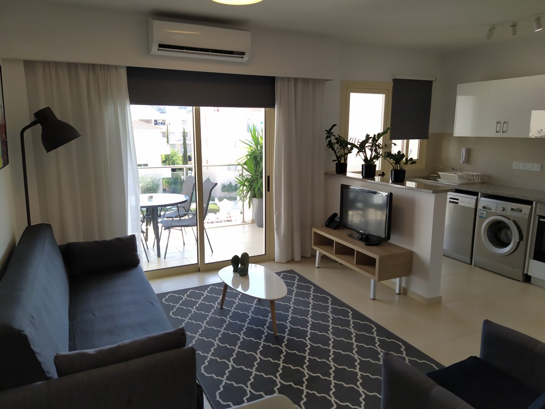 For Sale 2 Bedroom Apartment in Elyisa Park - Kato Paphos Universal 