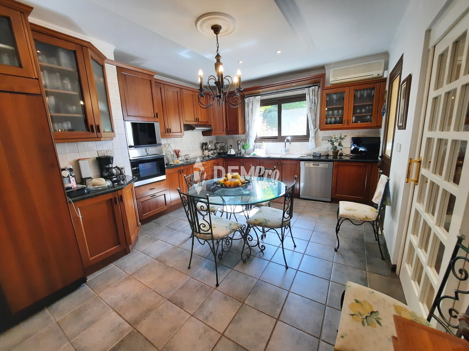 For Sale 4 Bedroom Luxury Villa in Kamares - Tala Village - Paphos 
