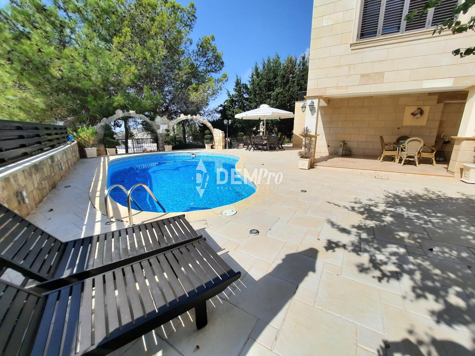 For Sale 4 Bedroom Luxury Villa in Kamares - Tala Village - Paphos 