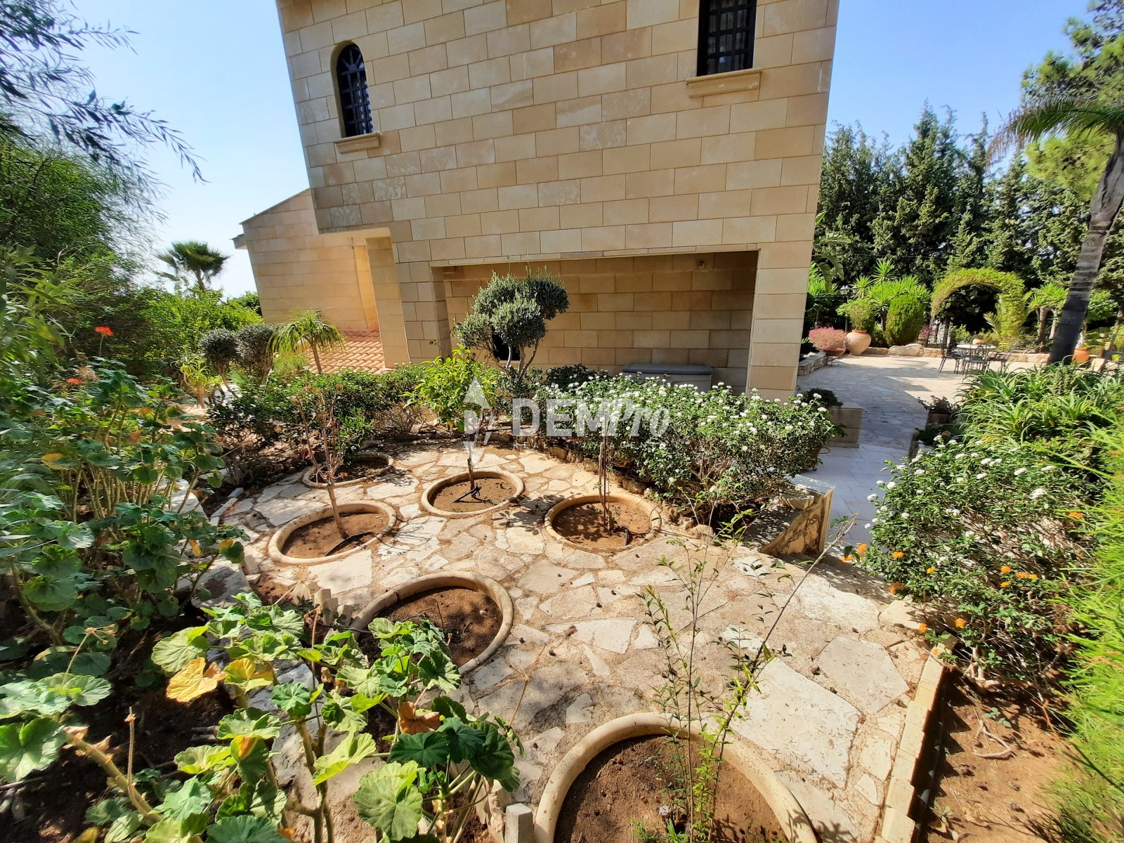 For Sale 4 Bedroom Luxury Villa in Kamares - Tala Village - Paphos 