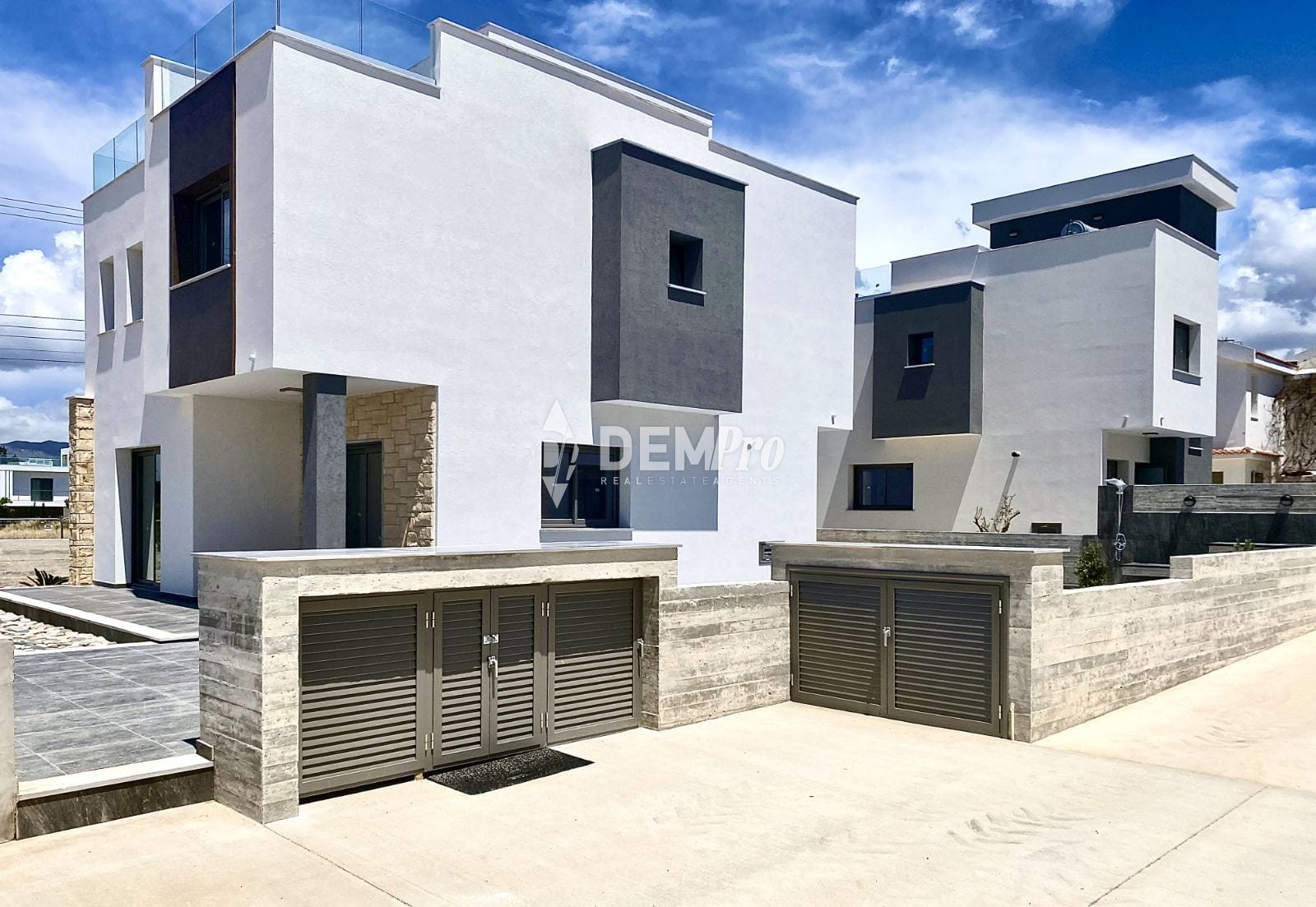 Luxury Villas For Sale in Paphos Near the Beach