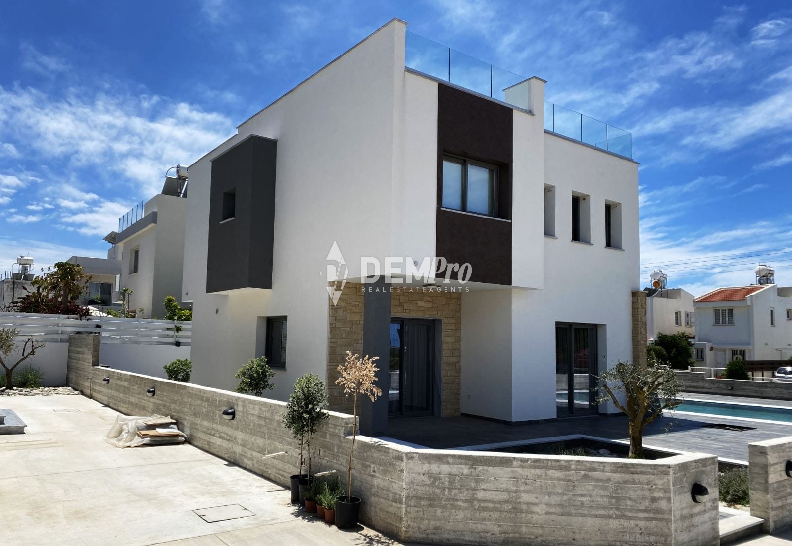 Luxury Villas For Sale in Paphos Near the Beach