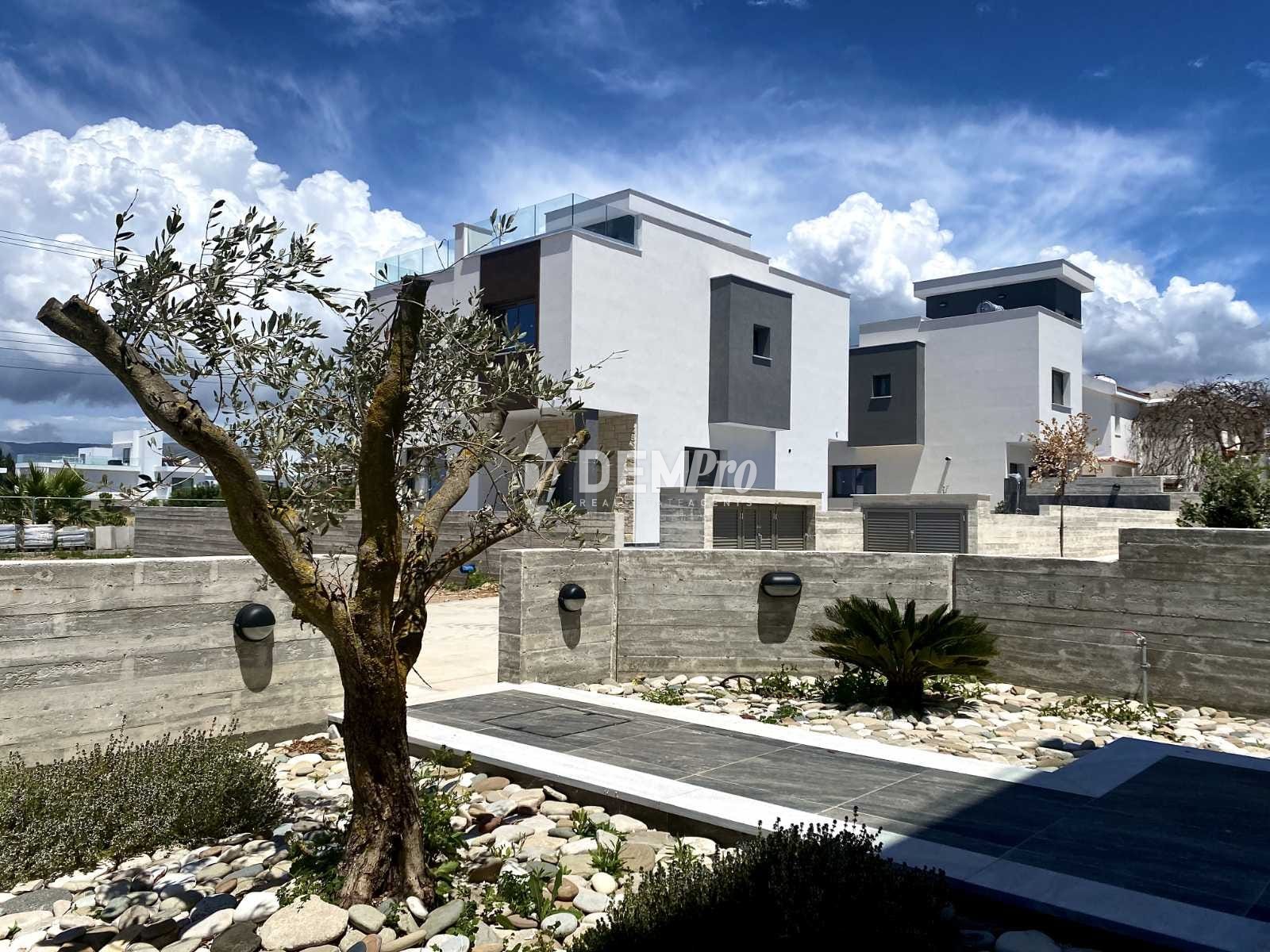 Luxury Villas For Sale in Paphos Near the Beach