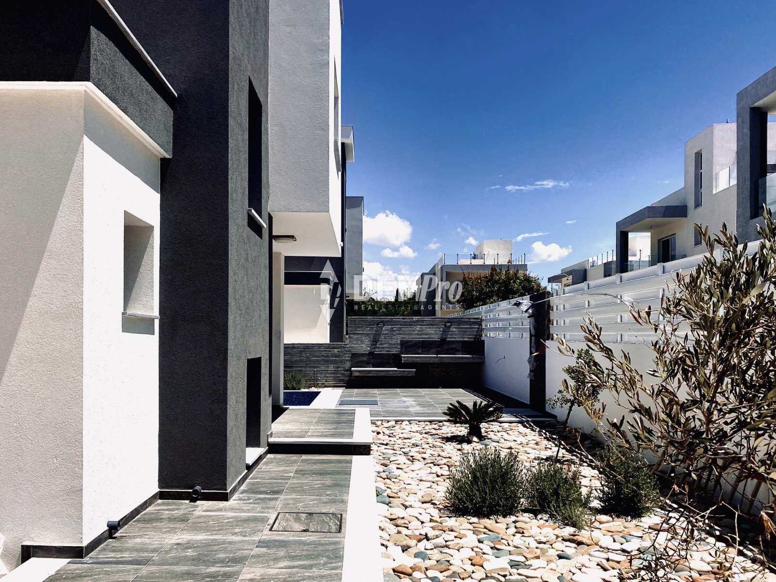 Luxury Villas For Sale in Paphos Near the Beach
