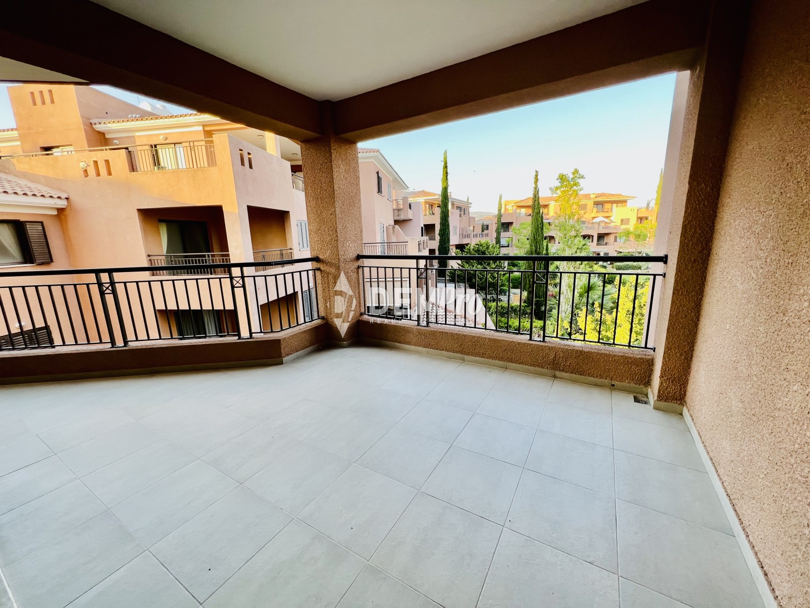 For Sale 3 Bedroom Apartment in Universal area - Leptos Aphrodite Gardens 2 