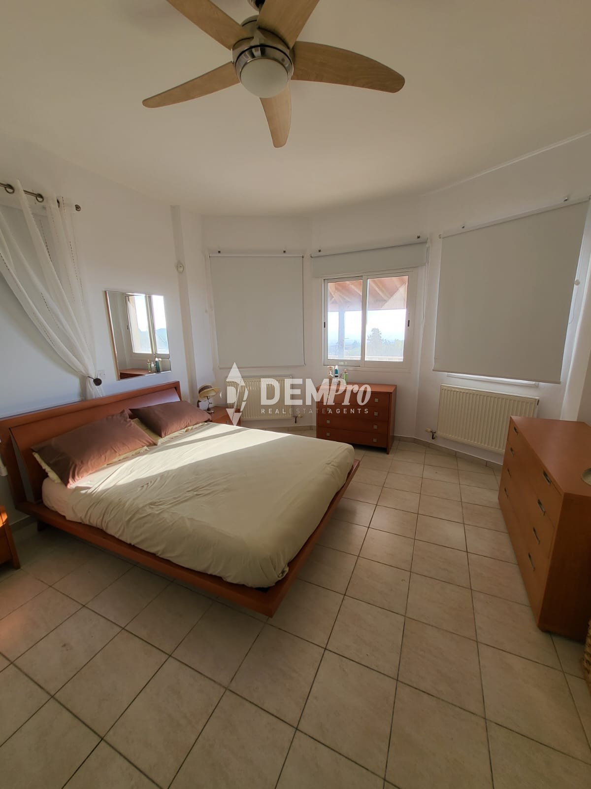For Sale 4 Bedroom Villa in Mesogi Paphos