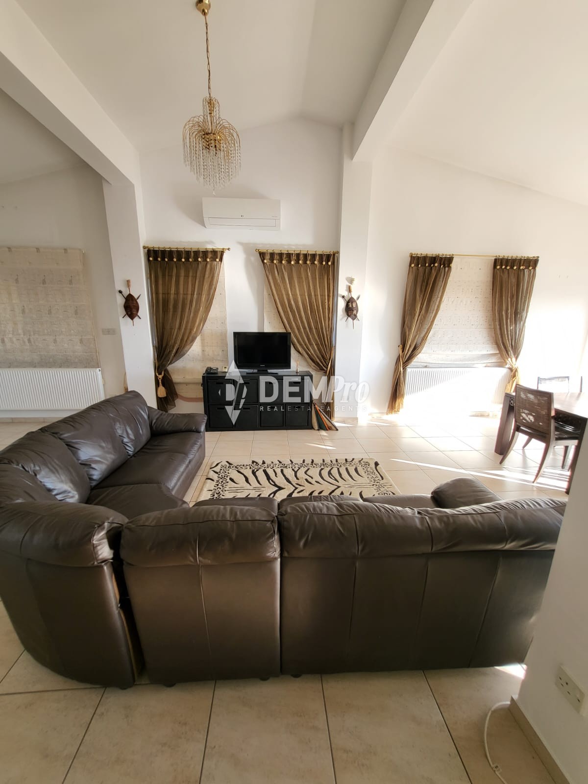 For Sale 4 Bedroom Villa in Mesogi Paphos