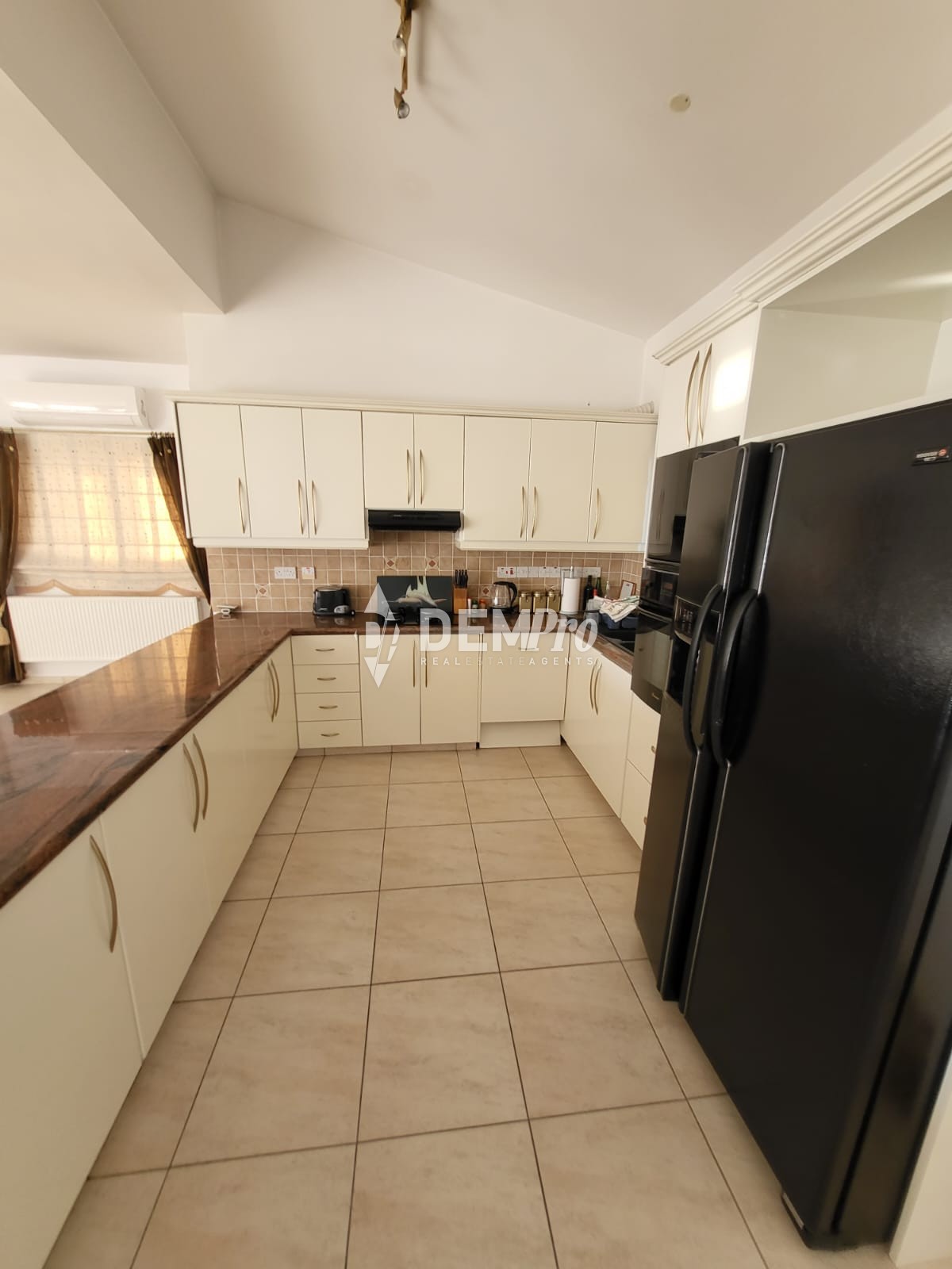 For Sale 4 Bedroom Villa in Mesogi Paphos
