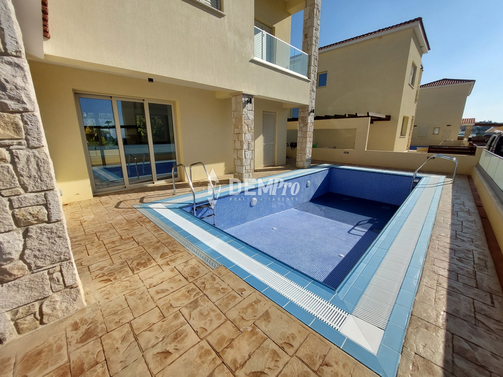 Luxury Villa 3 Bedroom For Sale in Paphos Near the Beach