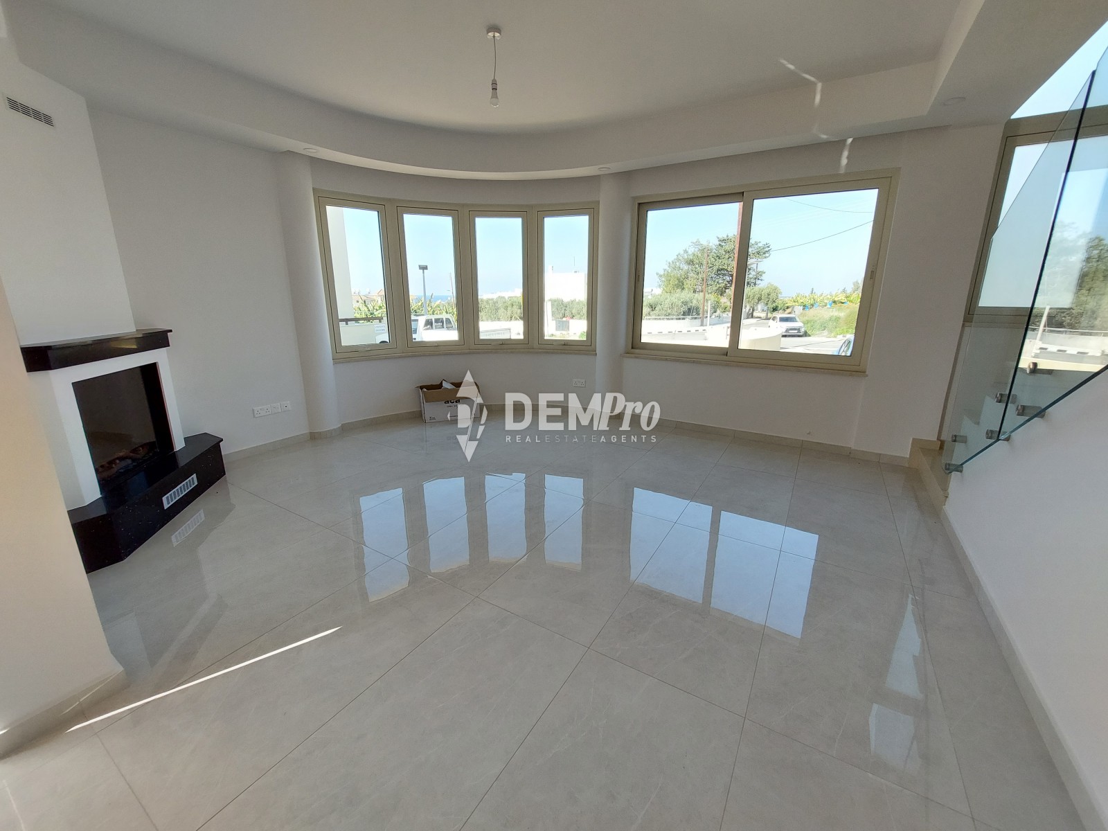Luxury Villa 3 Bedroom For Sale in Paphos Near the Beach