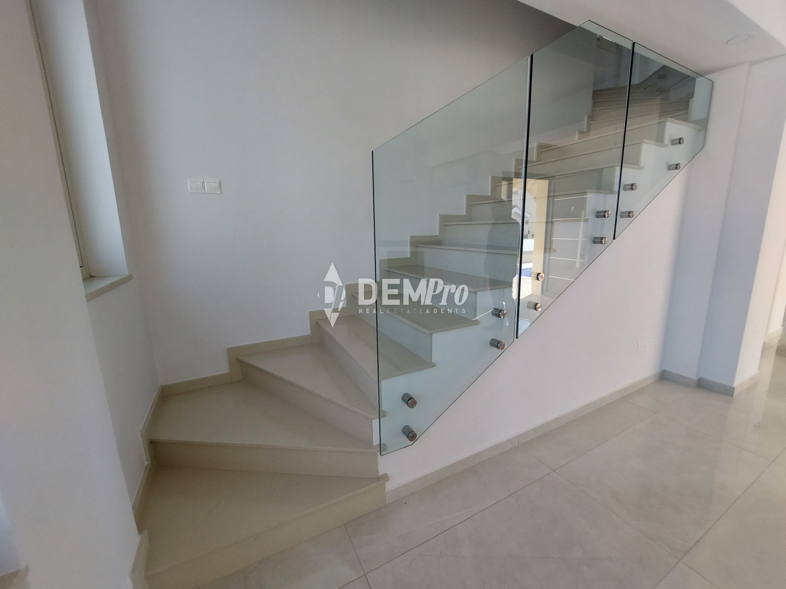 Luxury Villa 3 Bedroom For Sale in Paphos Near the Beach