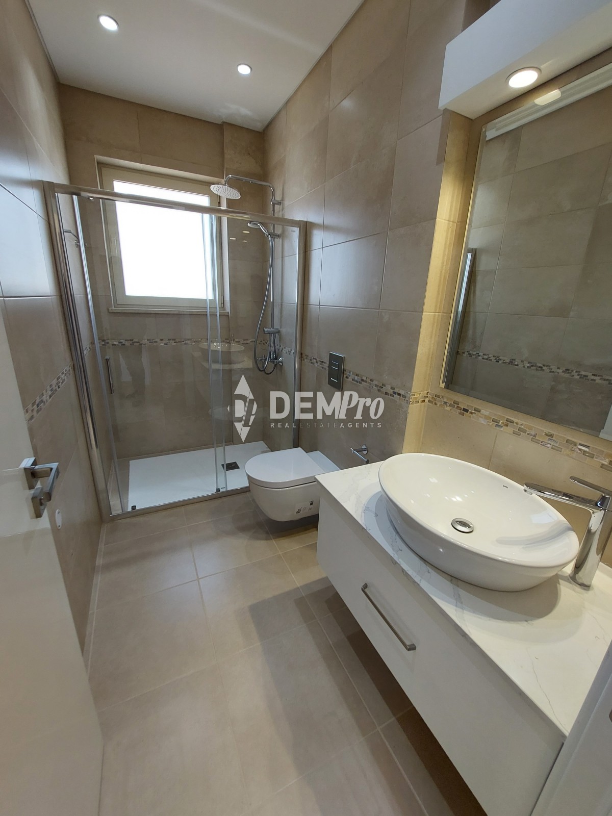 Luxury Villa 3 Bedroom For Sale in Paphos Near the Beach