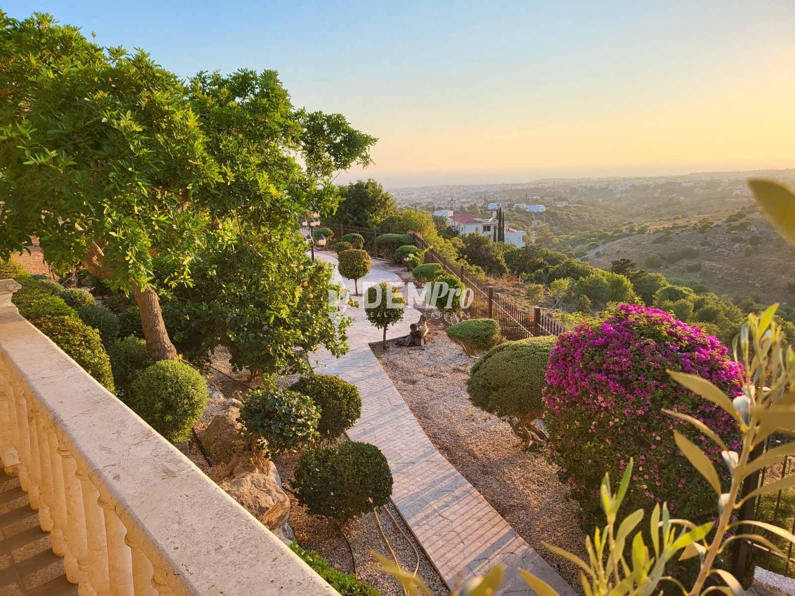 For Sale Exclusive Bungalow in Konia - Paphos 