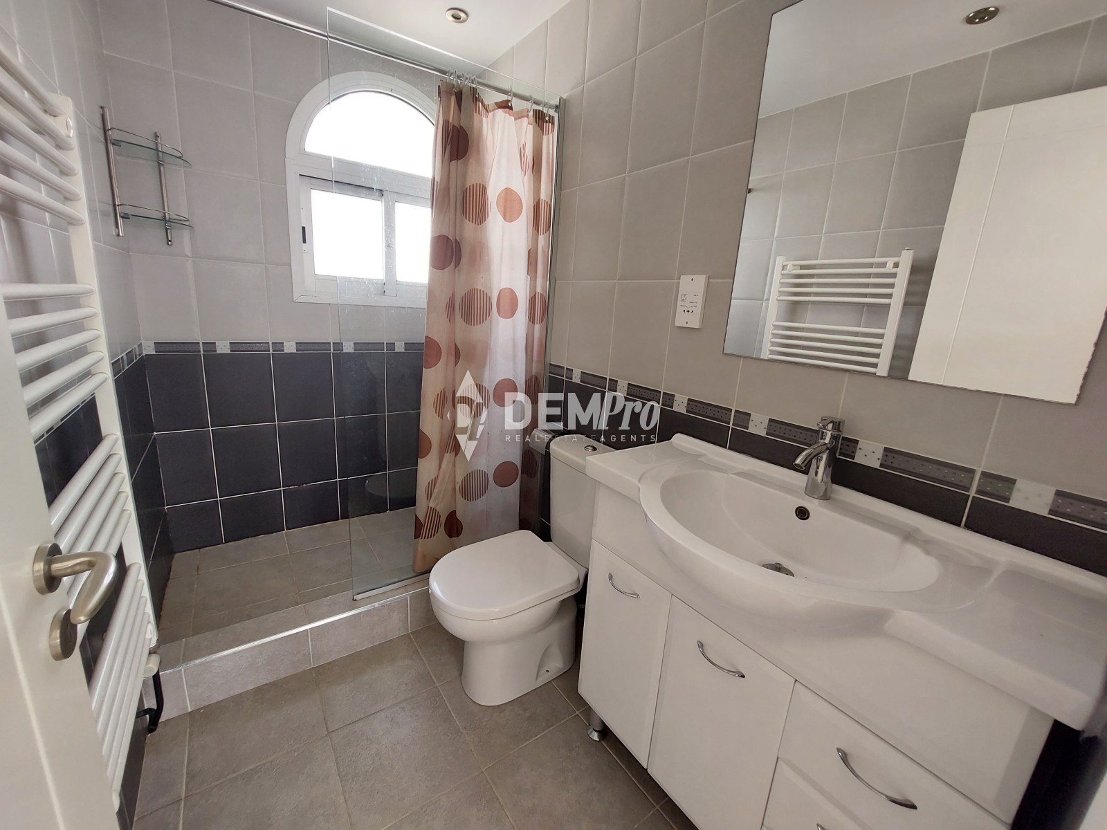For Sale 4 Bedroom Villa in Lower Tala 