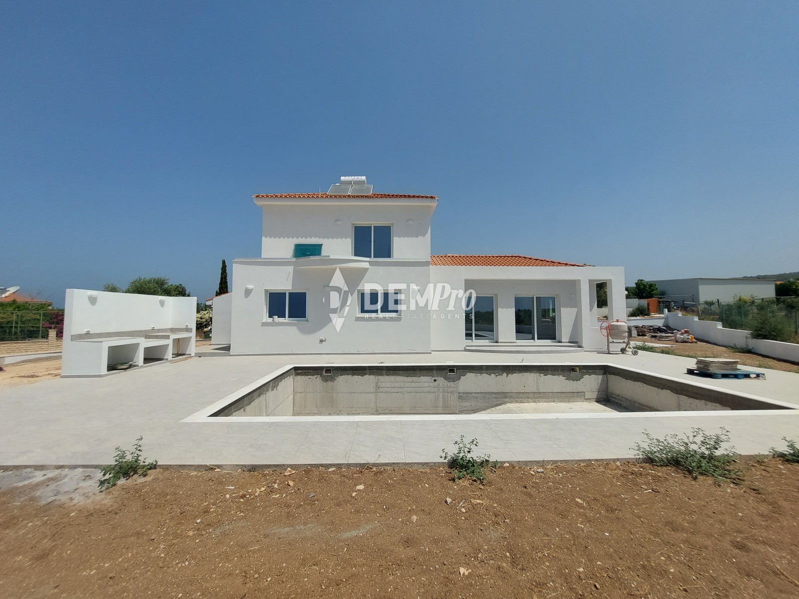 For sale 4 bedroom villa in pegia st george 
