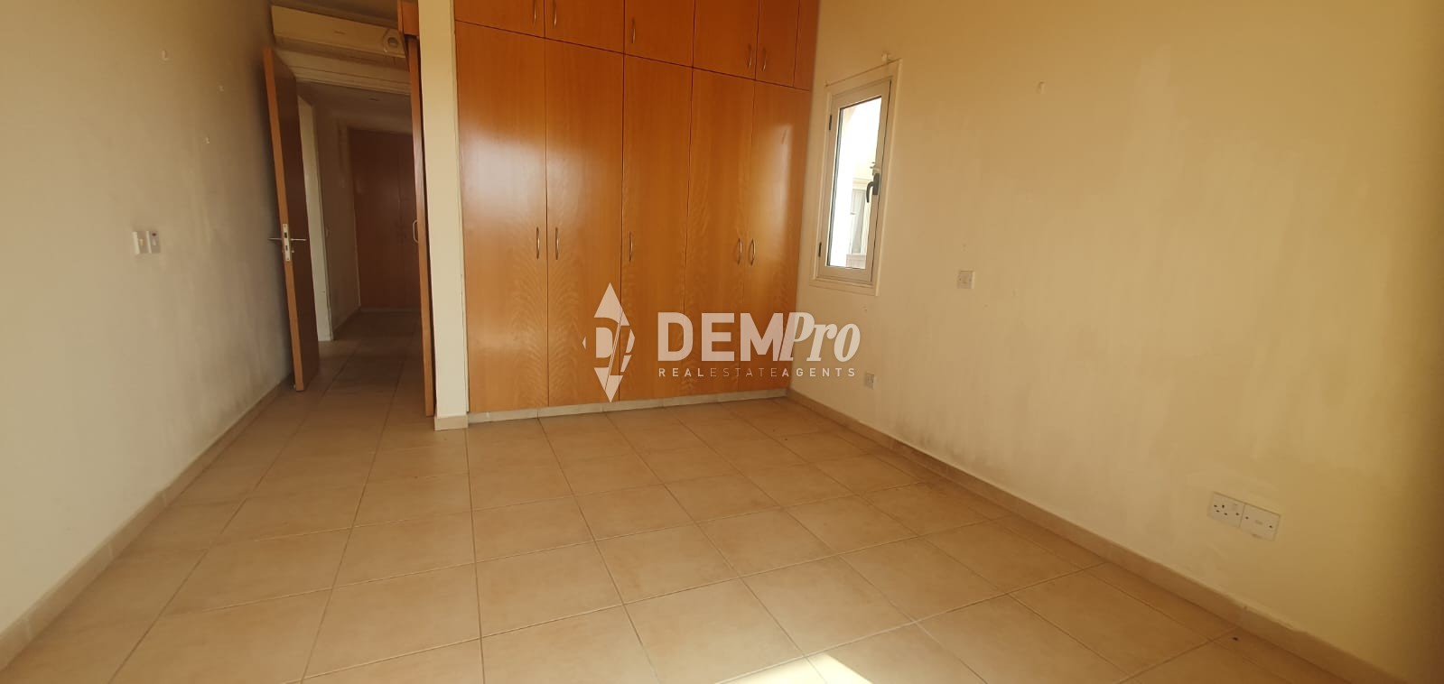 2 bedroom apartment in chloraka with Sea views