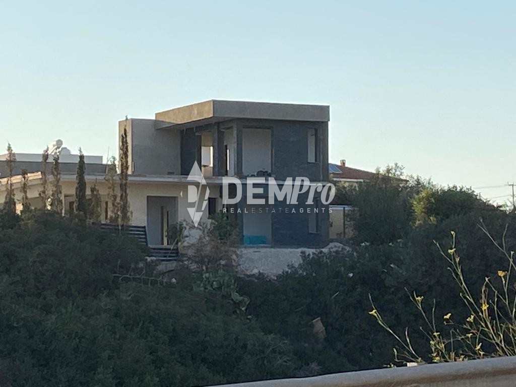 Completely Renovated & Modernised 3 Bedroom Villa in the Sea Caves- Peyia