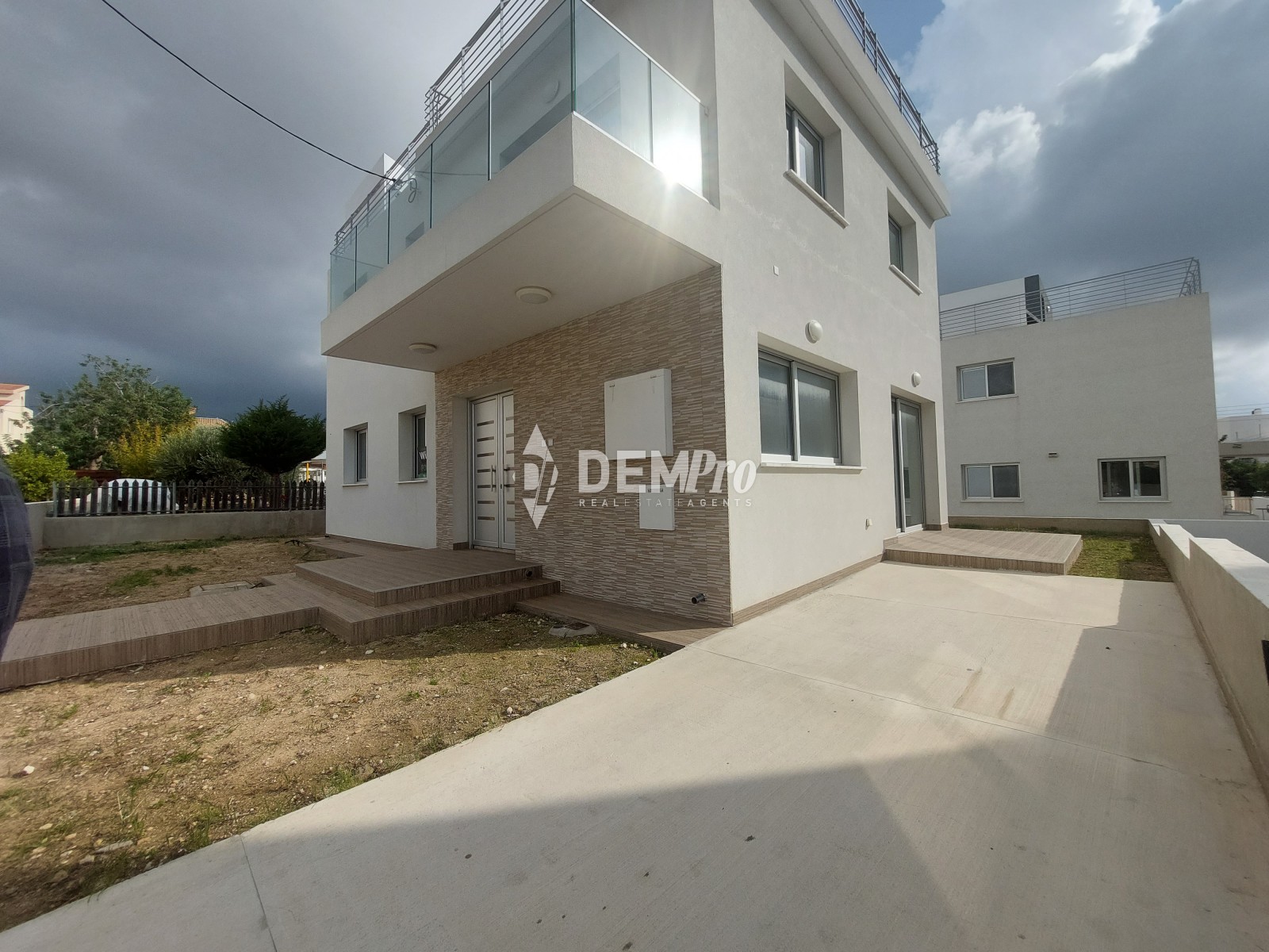 For Sale 5 bedroom villa in Paphos center