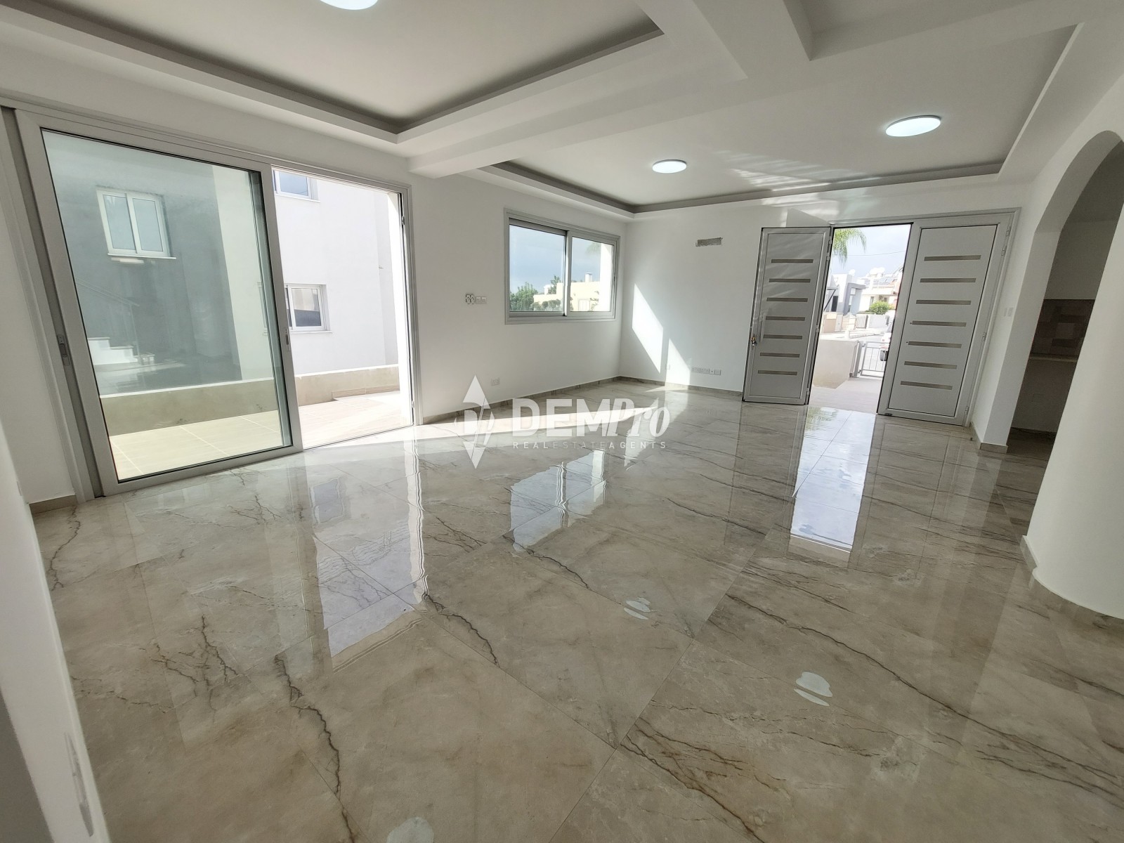 For Sale 5 bedroom villa in Paphos center