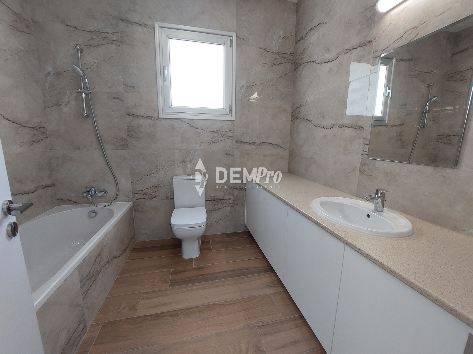 For Sale 5 bedroom villa in Paphos center