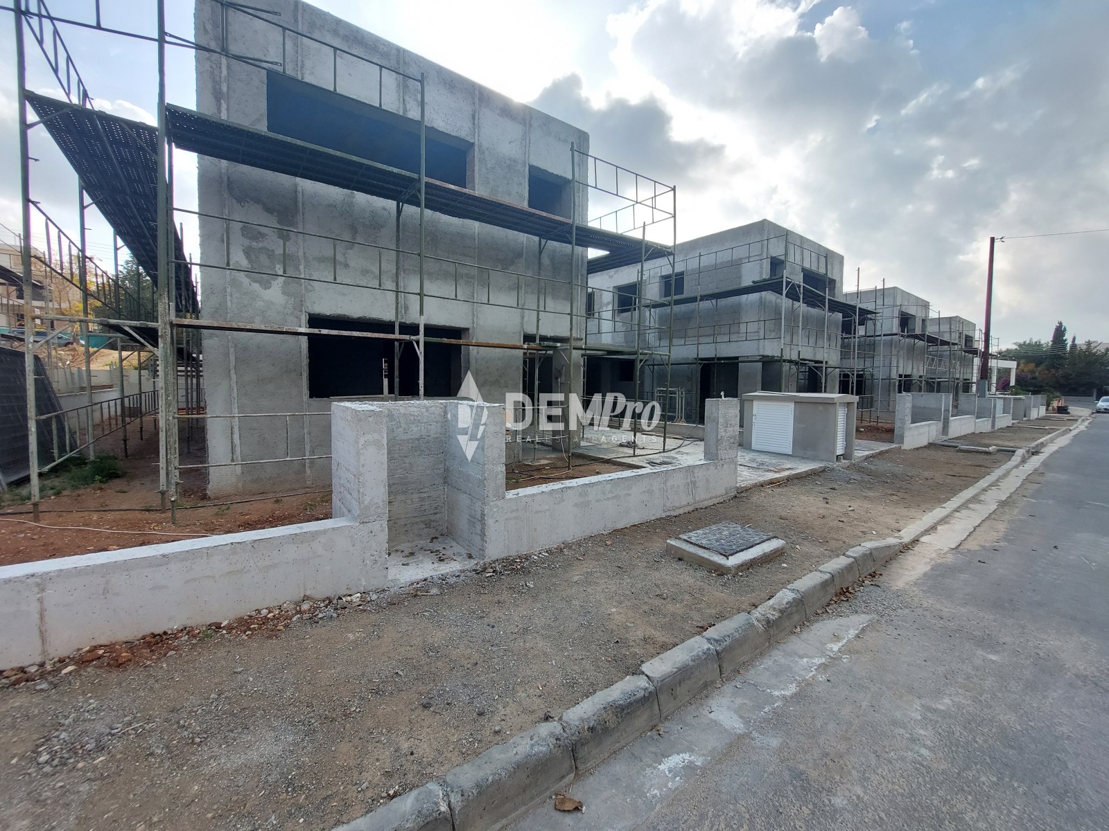 For Sale 3 Bedroom Detached Houses in Emba