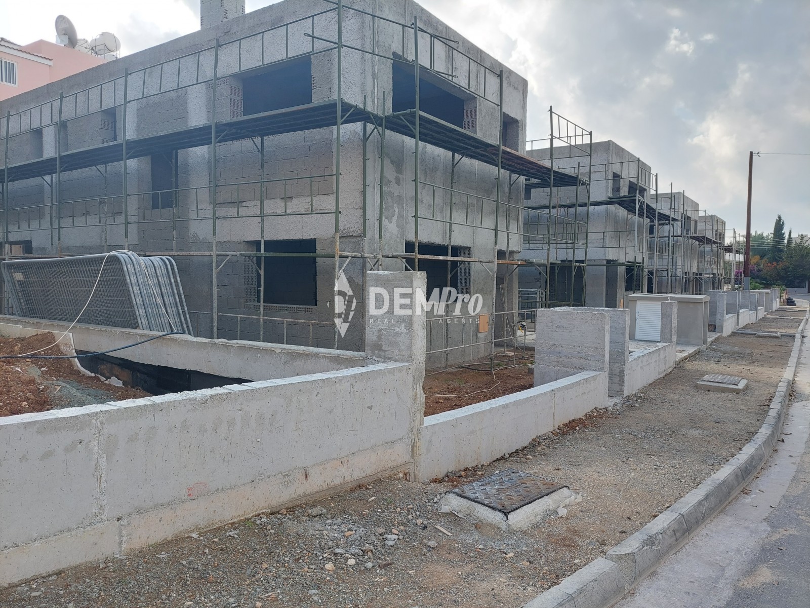 For Sale 3 Bedroom Detached Houses in Emba