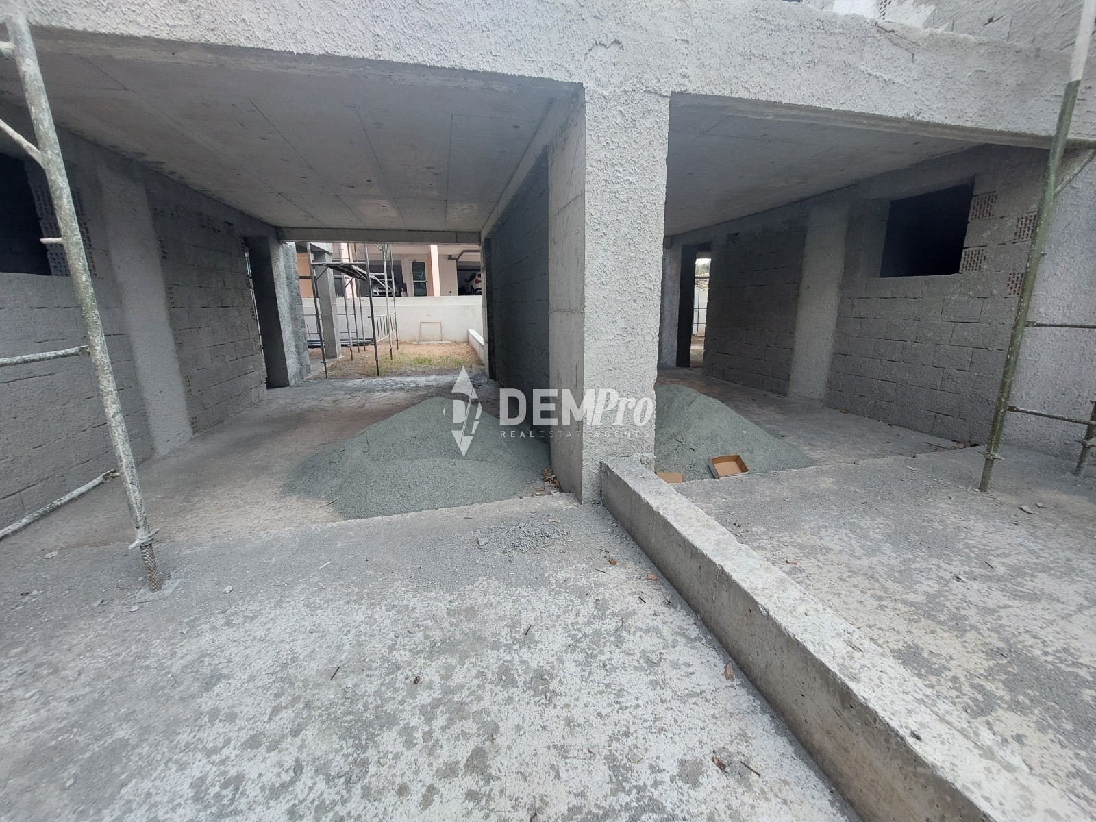 For Sale 3 Bedroom Detached Houses in Emba