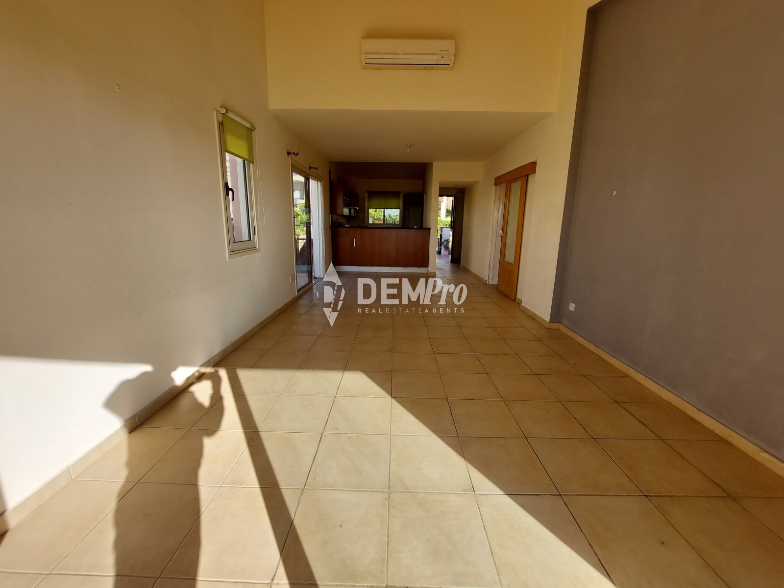 2 bedroom apartment in chloraka with Sea views