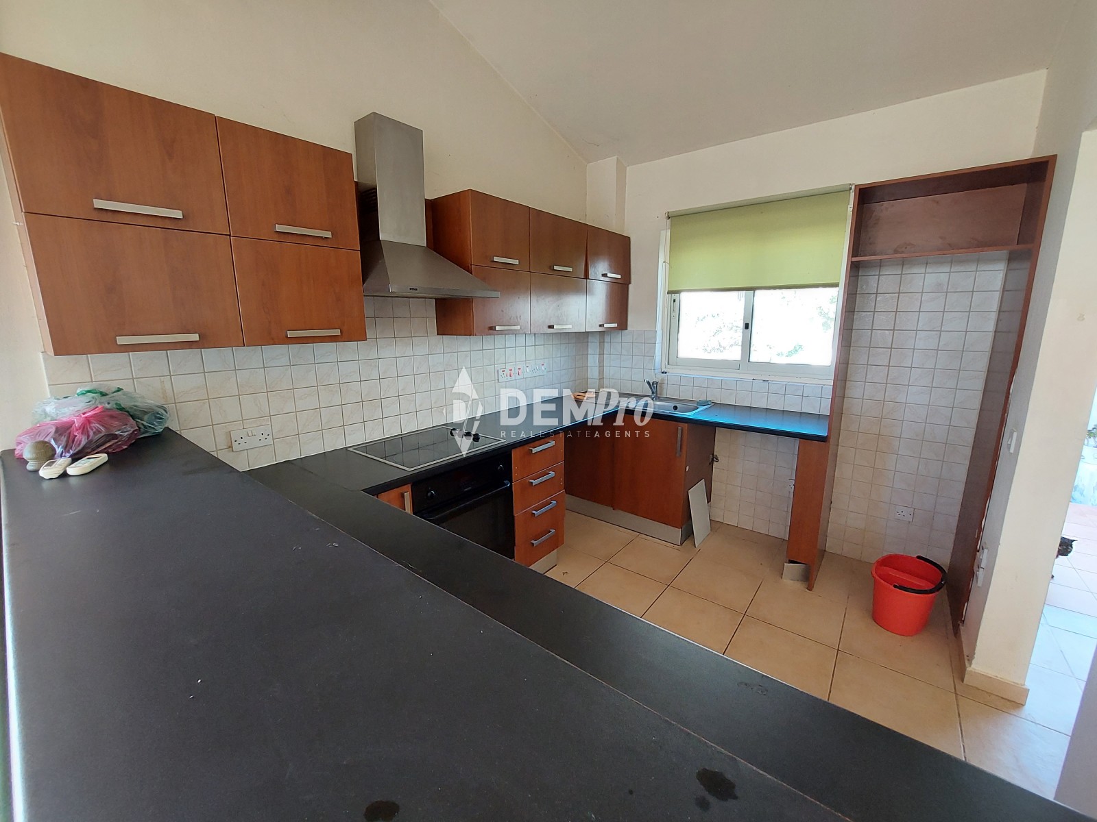 2 bedroom apartment in chloraka with Sea views