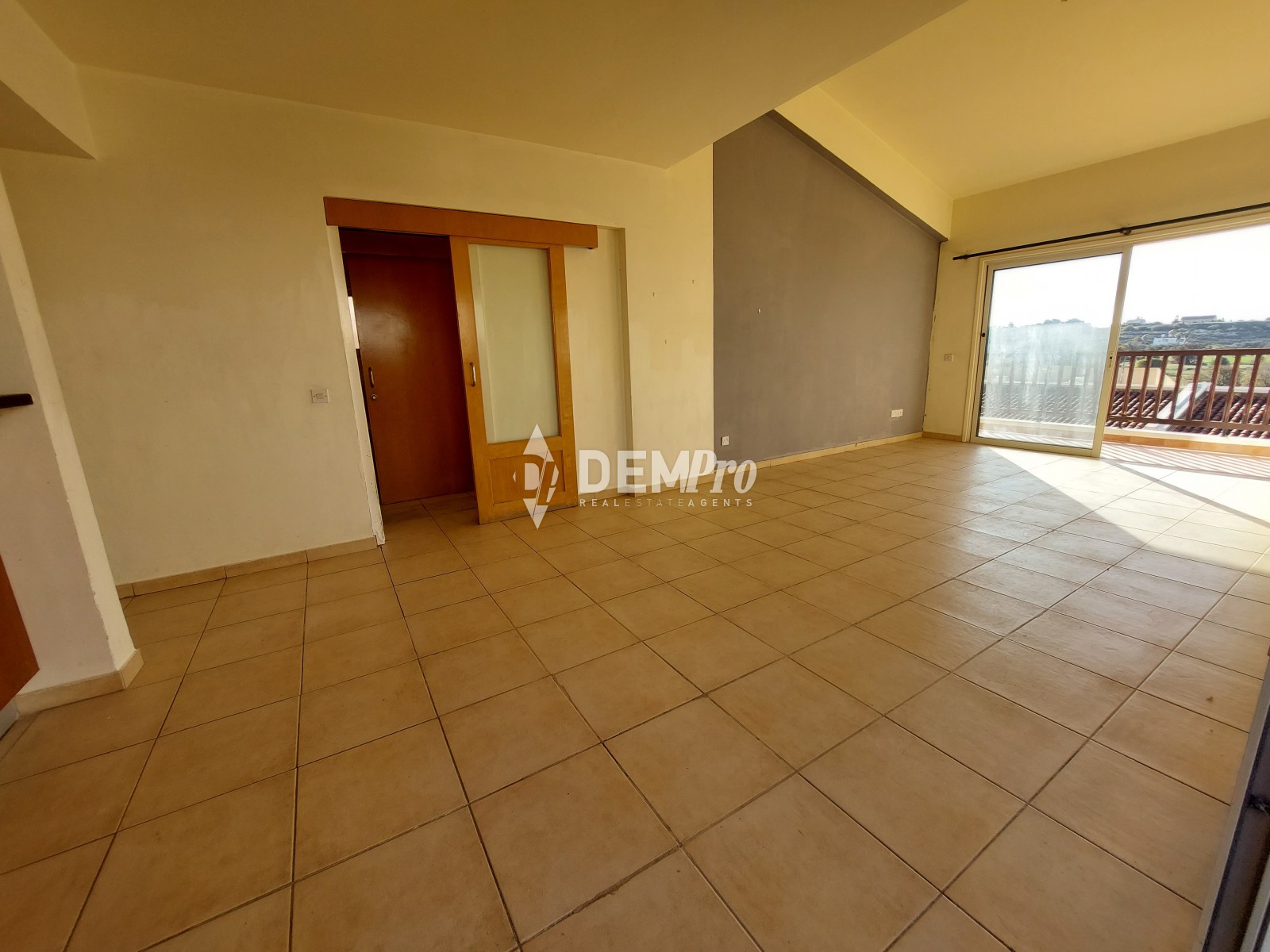 2 bedroom apartment in chloraka with Sea views