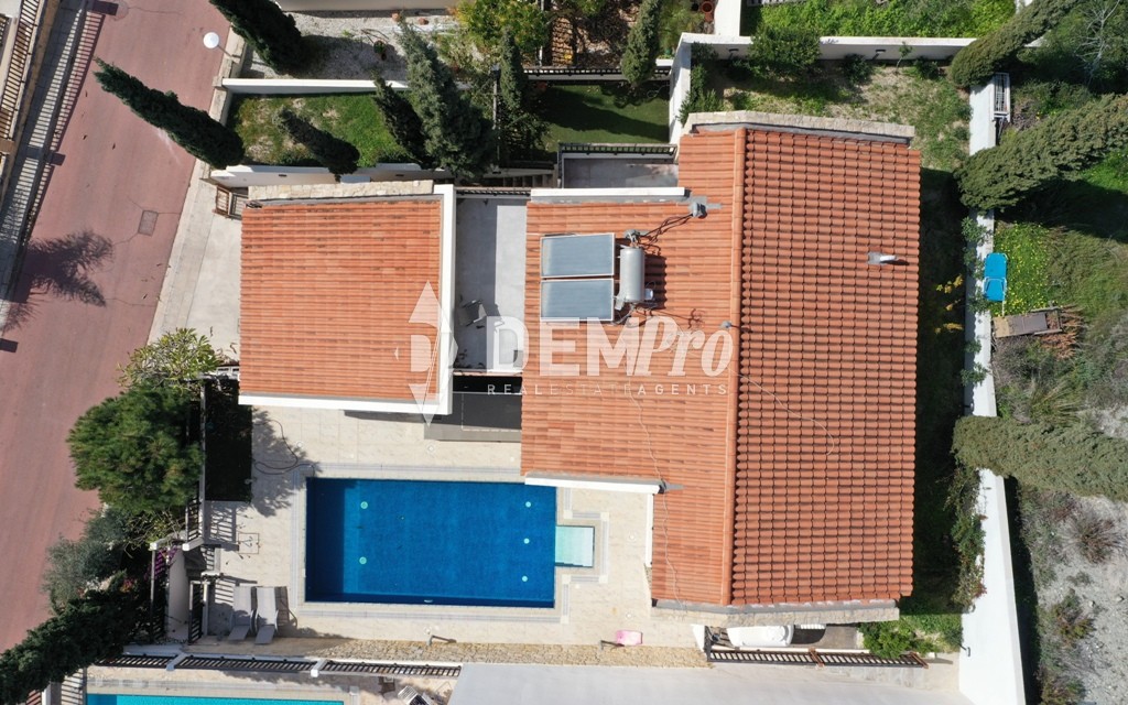 For Sale Villa in Chloraka