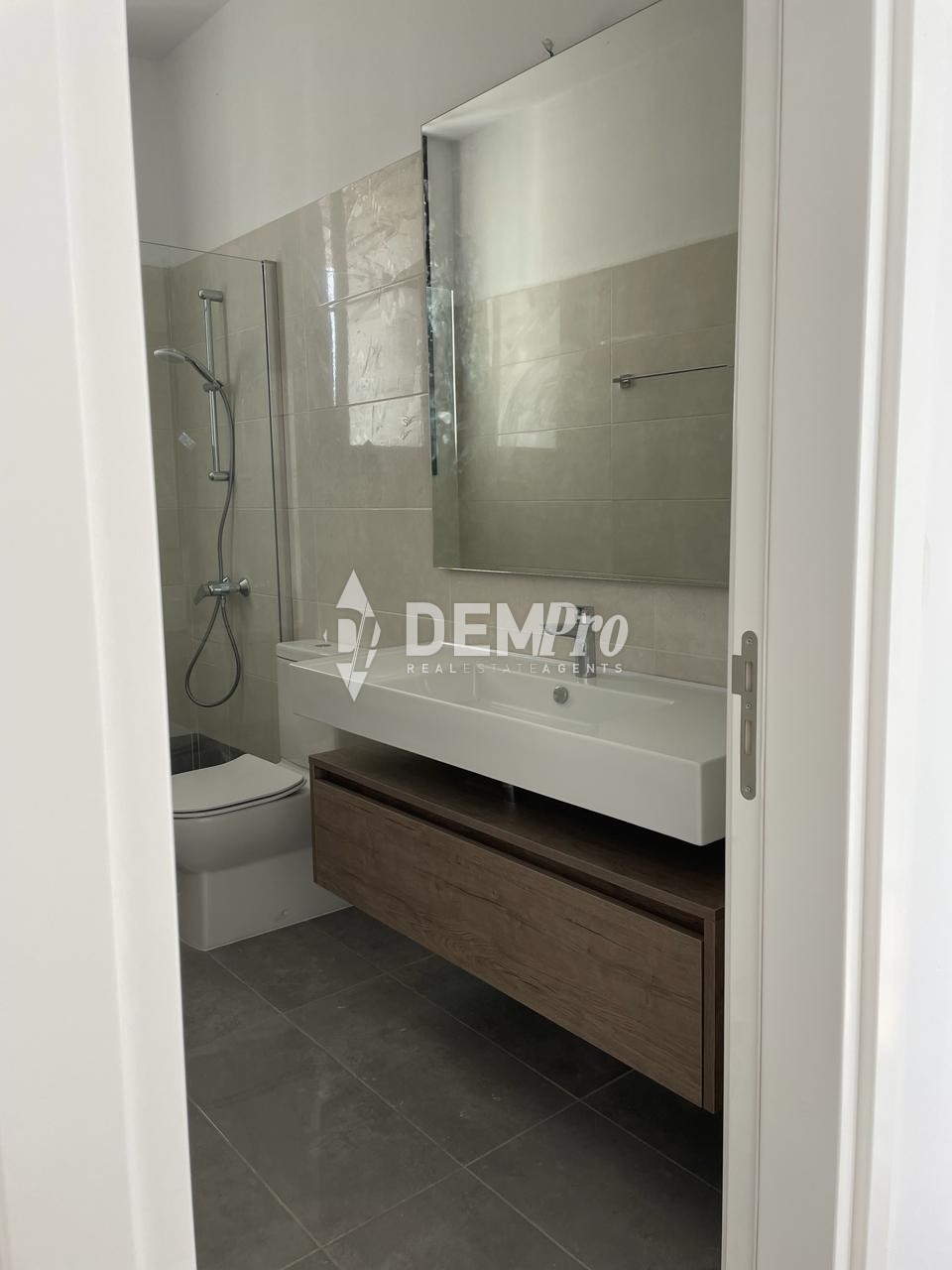 MODERN BUILD 4 BEDROOM VILLAS IN LOWER CHLORAKA