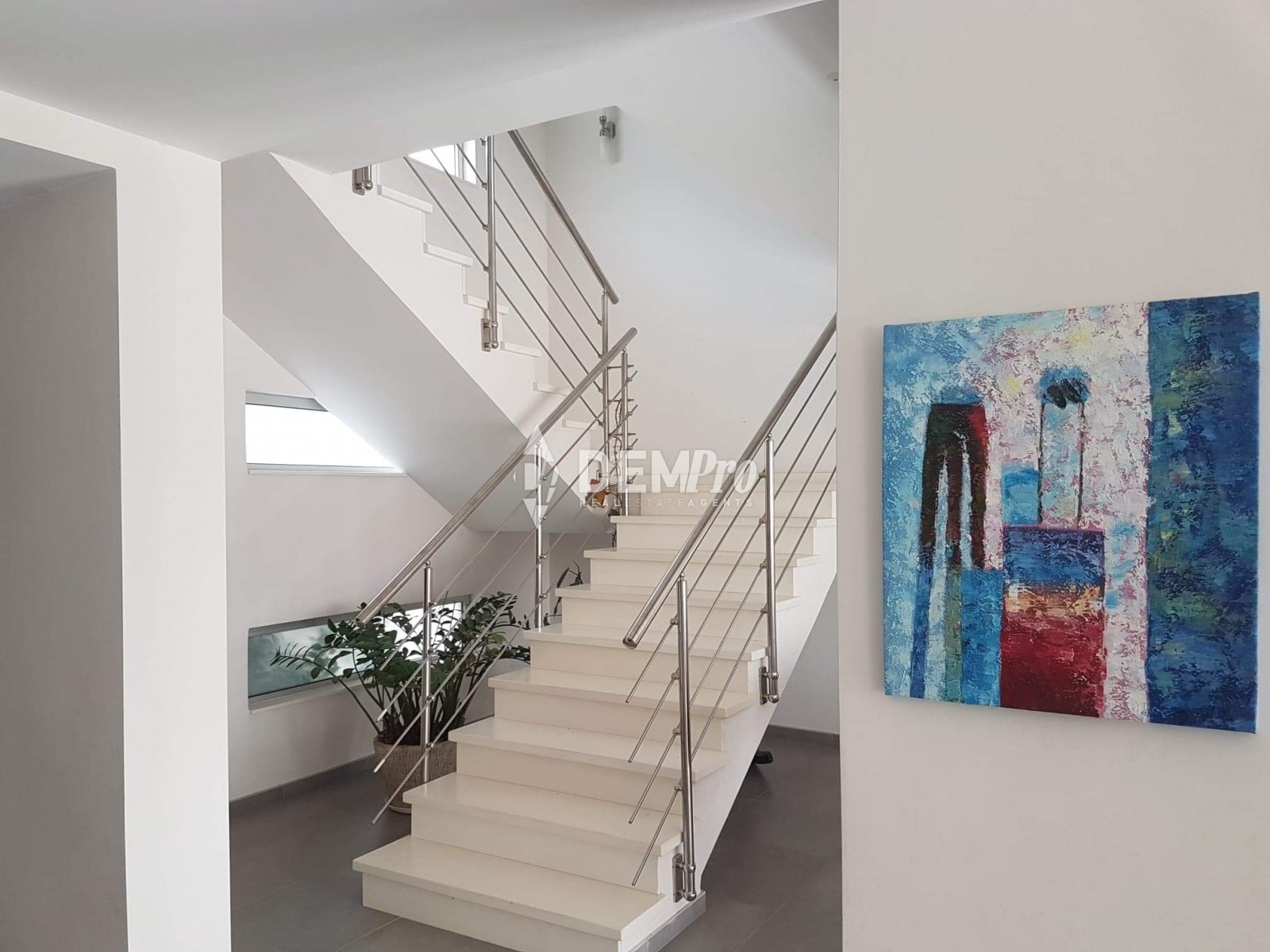 For Sale 5 Bedroom Villa in Lower Yeroskipou 
