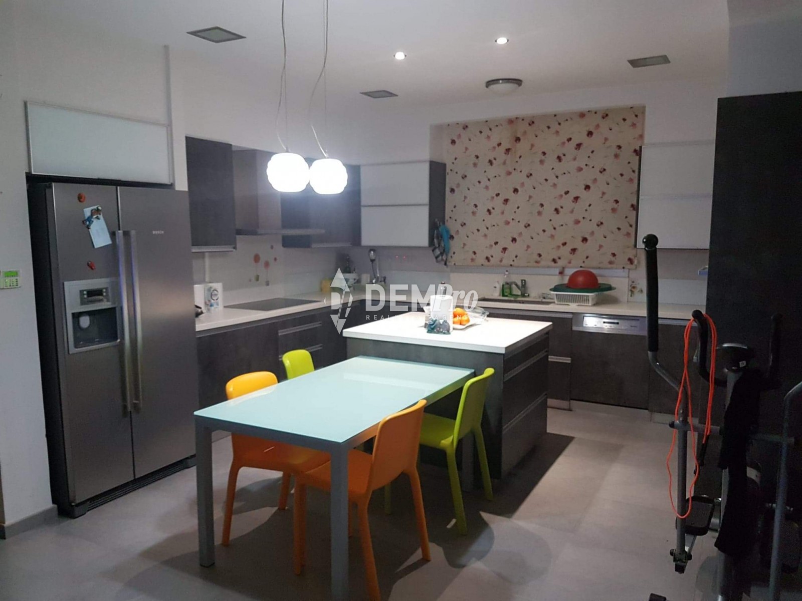 For Sale 5 Bedroom Villa in Lower Yeroskipou 
