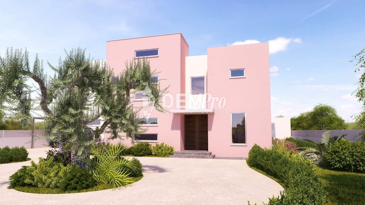 For Sale 5 Bedroom Villa in Lower Yeroskipou 