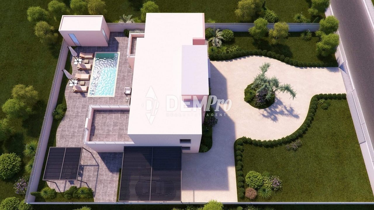 For Sale 5 Bedroom Villa in Lower Yeroskipou 