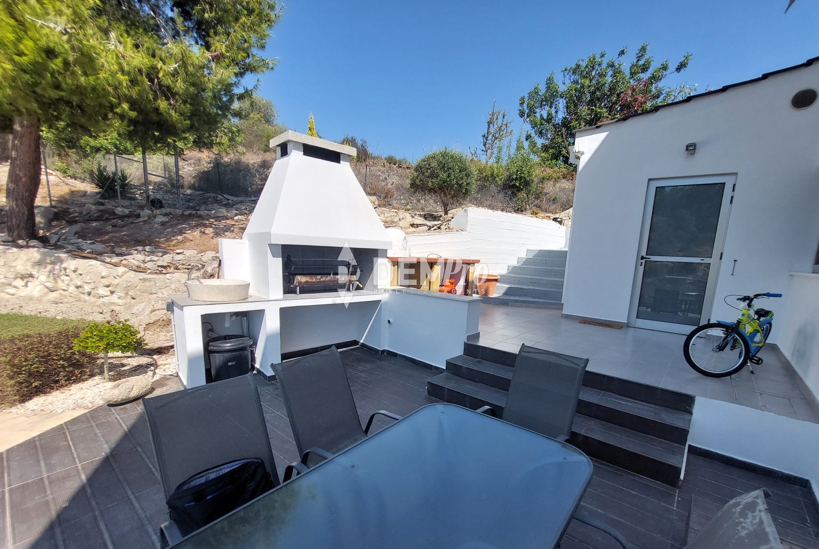 4 Bedroom Villa in Armou - Paphos  