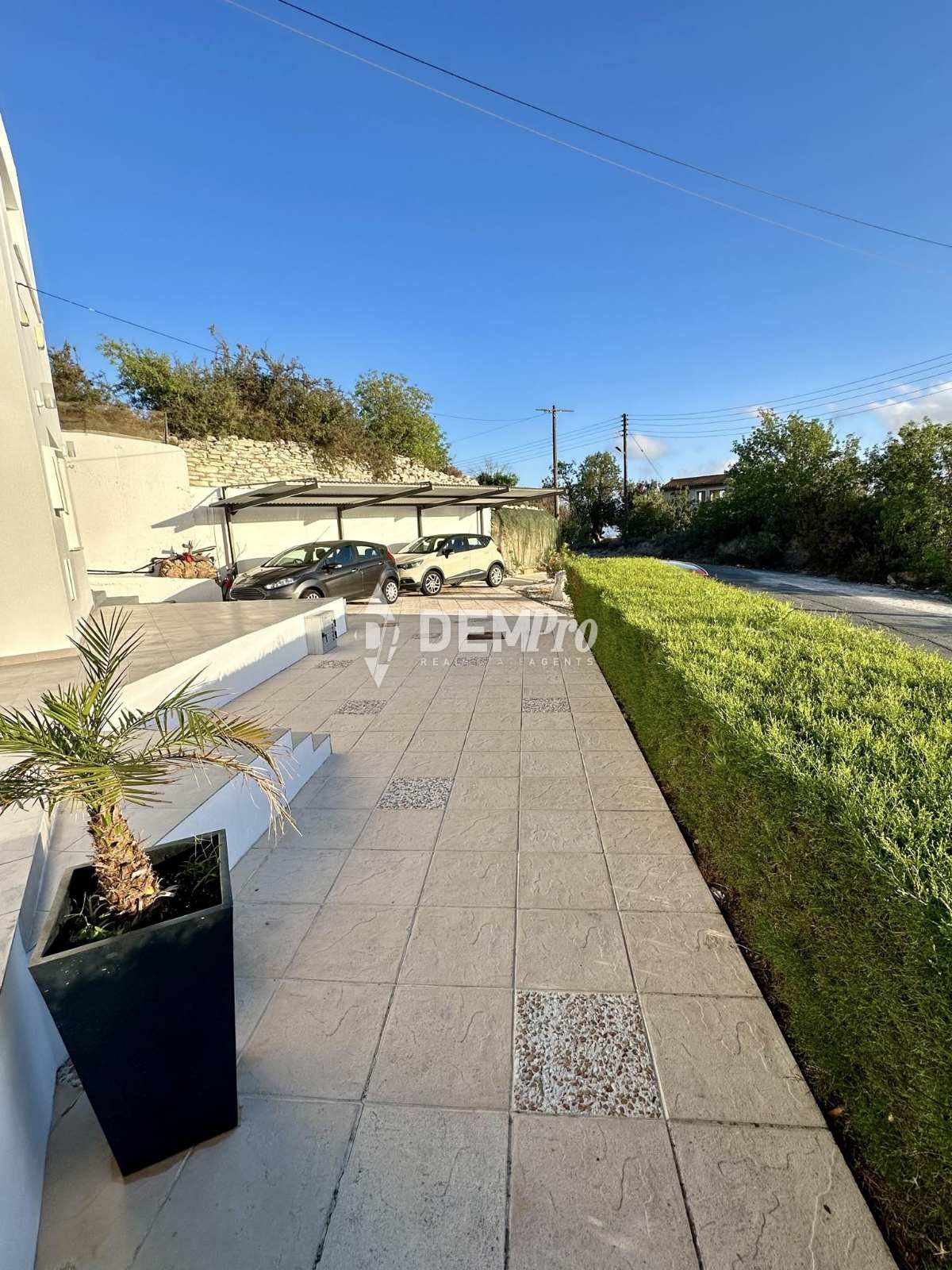4 Bedroom Villa in Armou - Paphos  