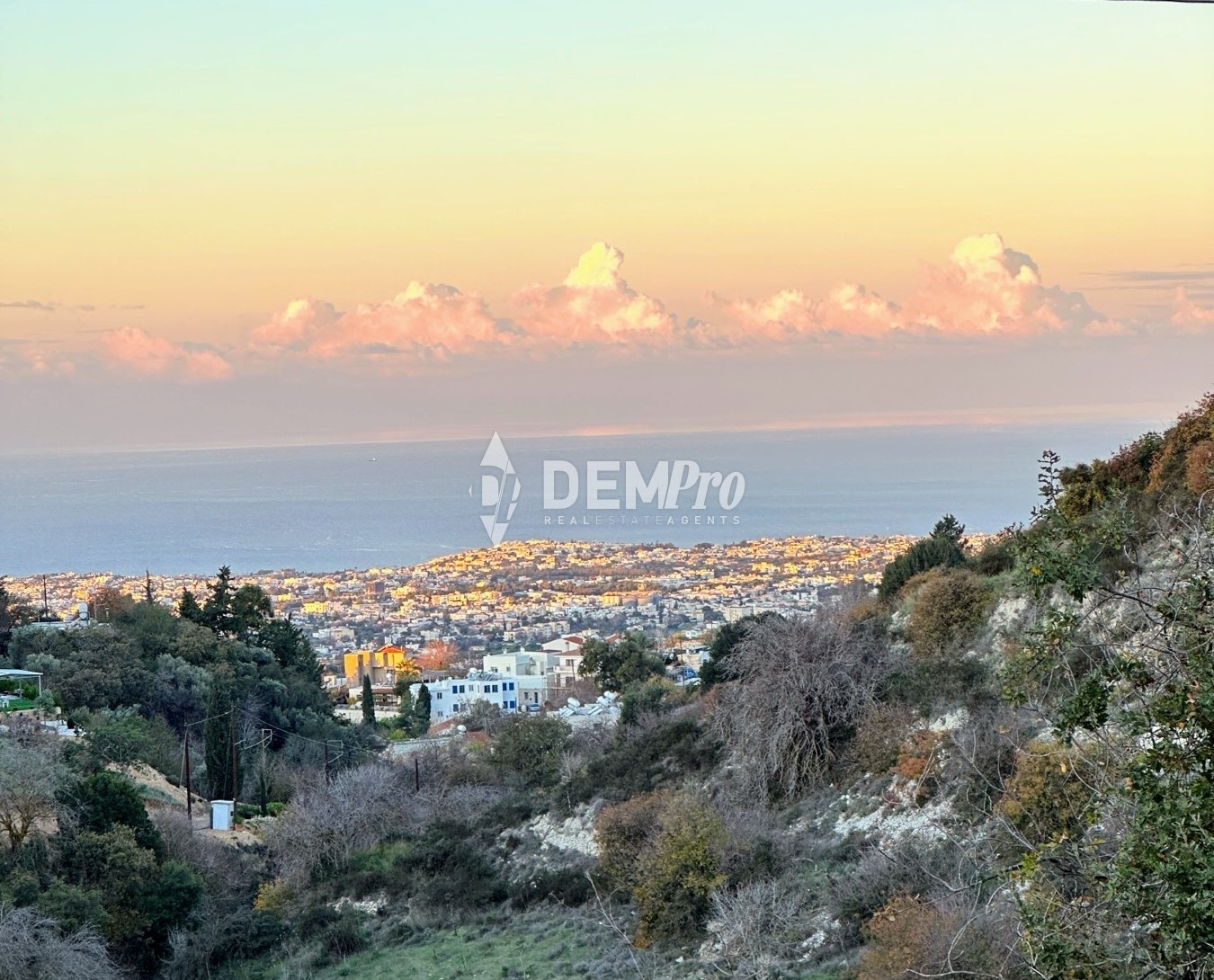 4 Bedroom Villa in Armou - Paphos  