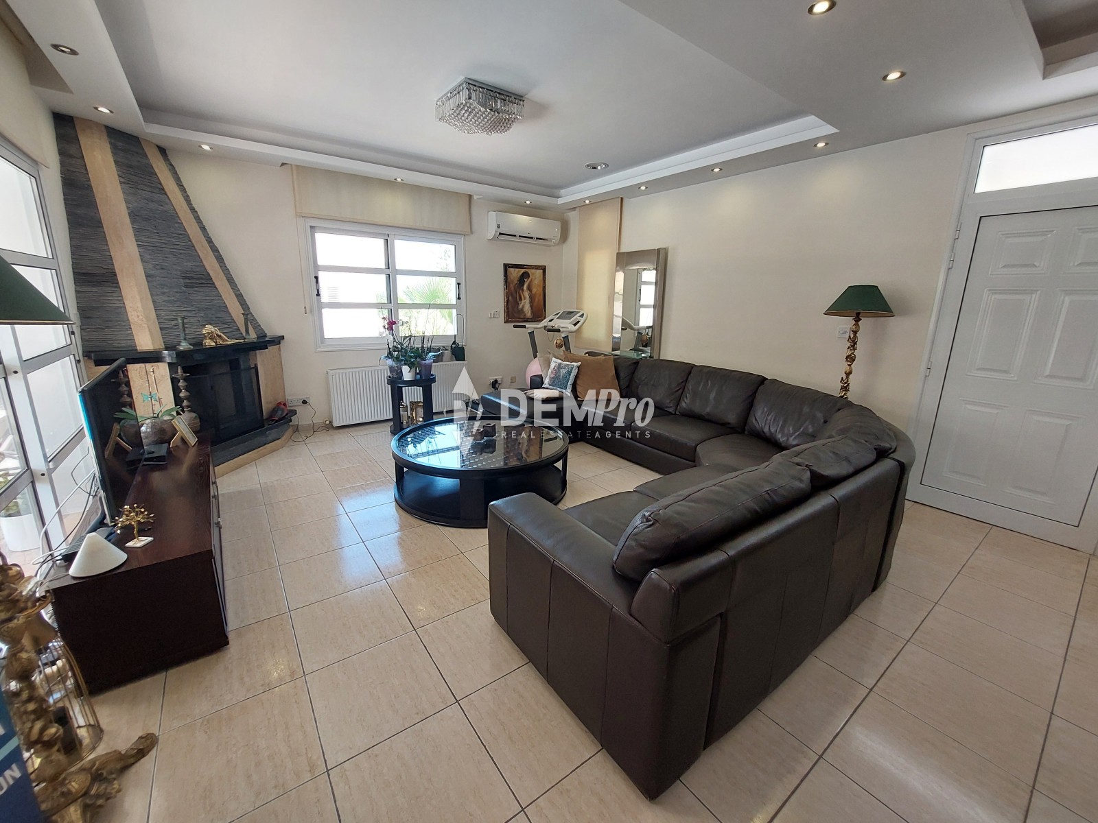 For Sale 3 Bedroom Bungalow in Moutalos
