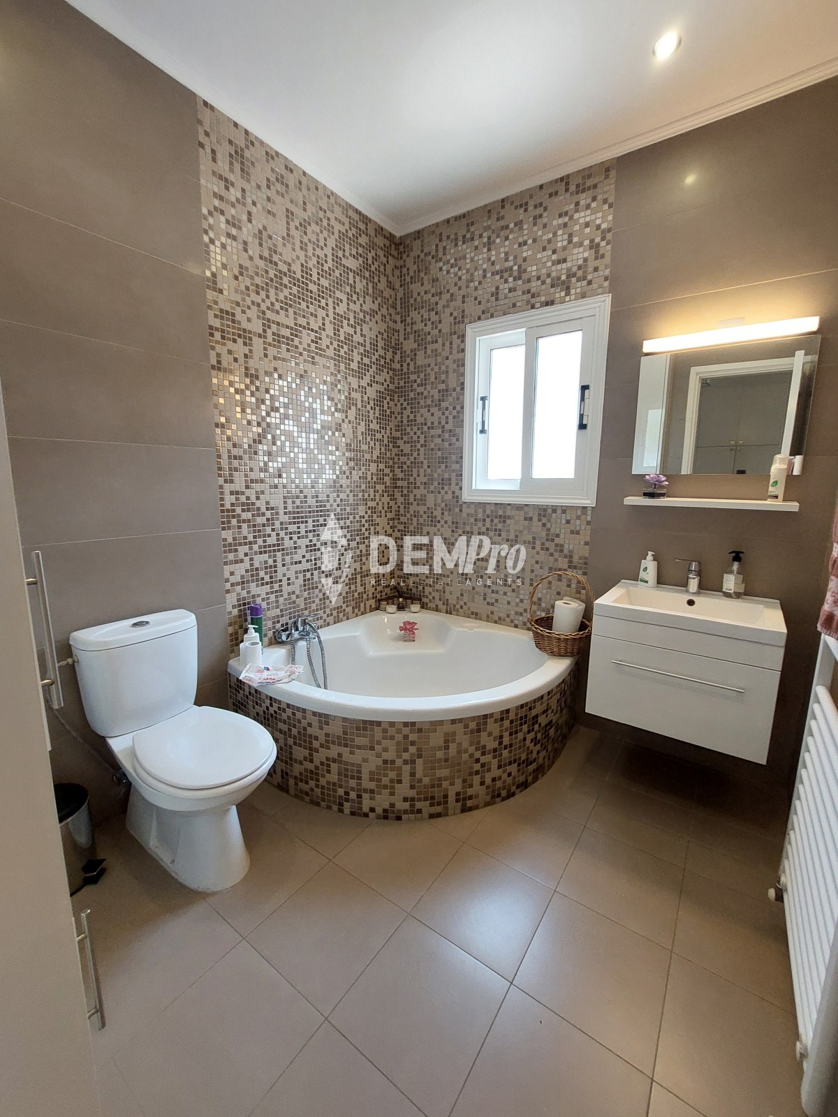 For Sale 3 Bedroom Bungalow in Moutalos