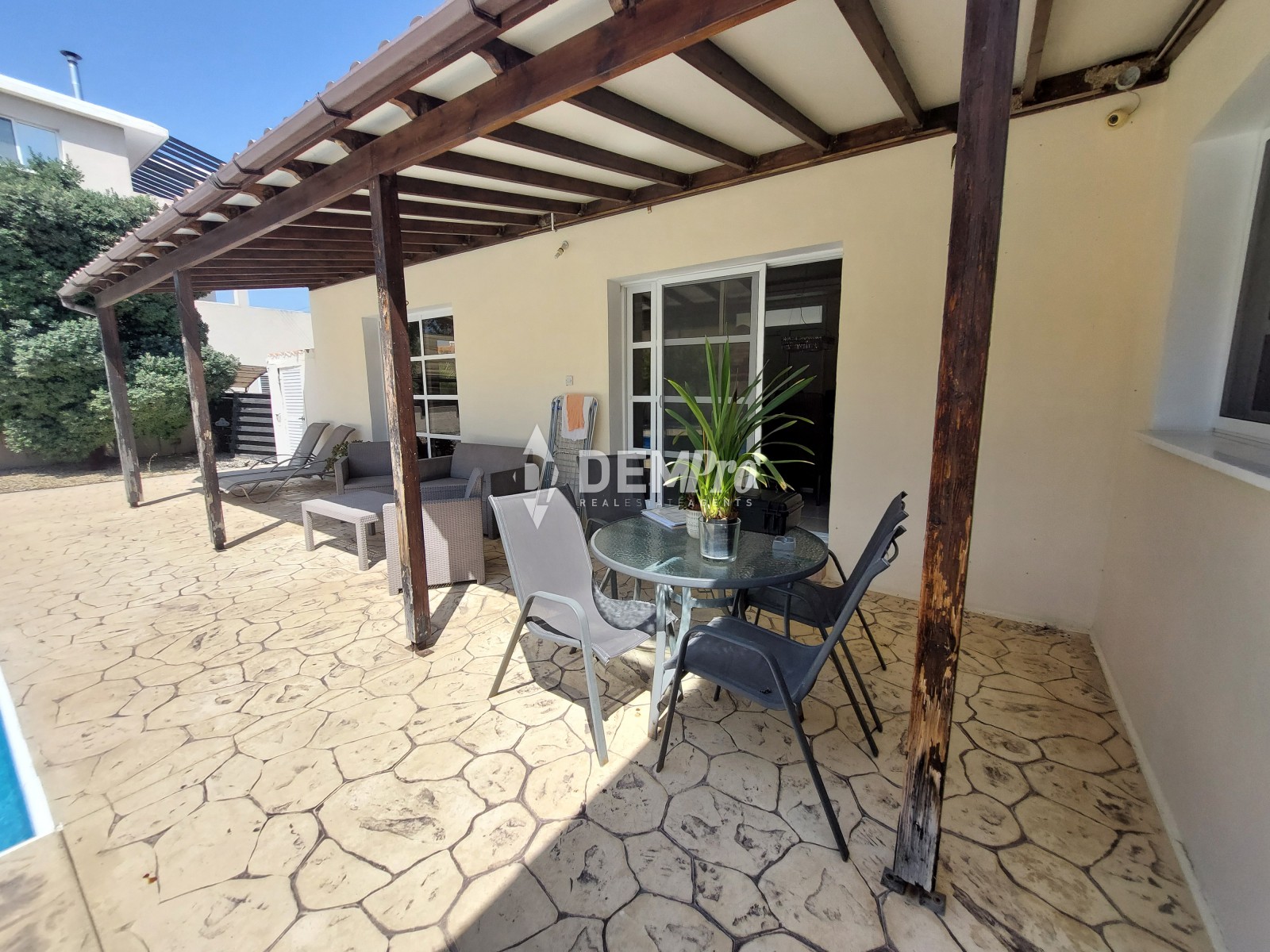 For Sale 3 Bedroom Bungalow in Moutalos