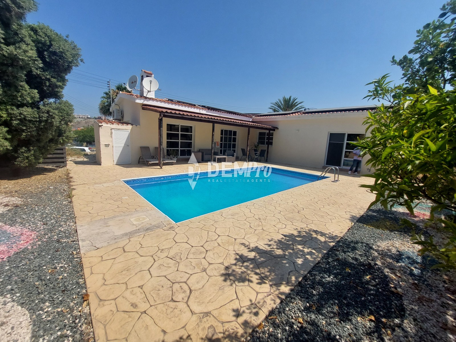 For Sale 3 Bedroom Bungalow in Moutalos