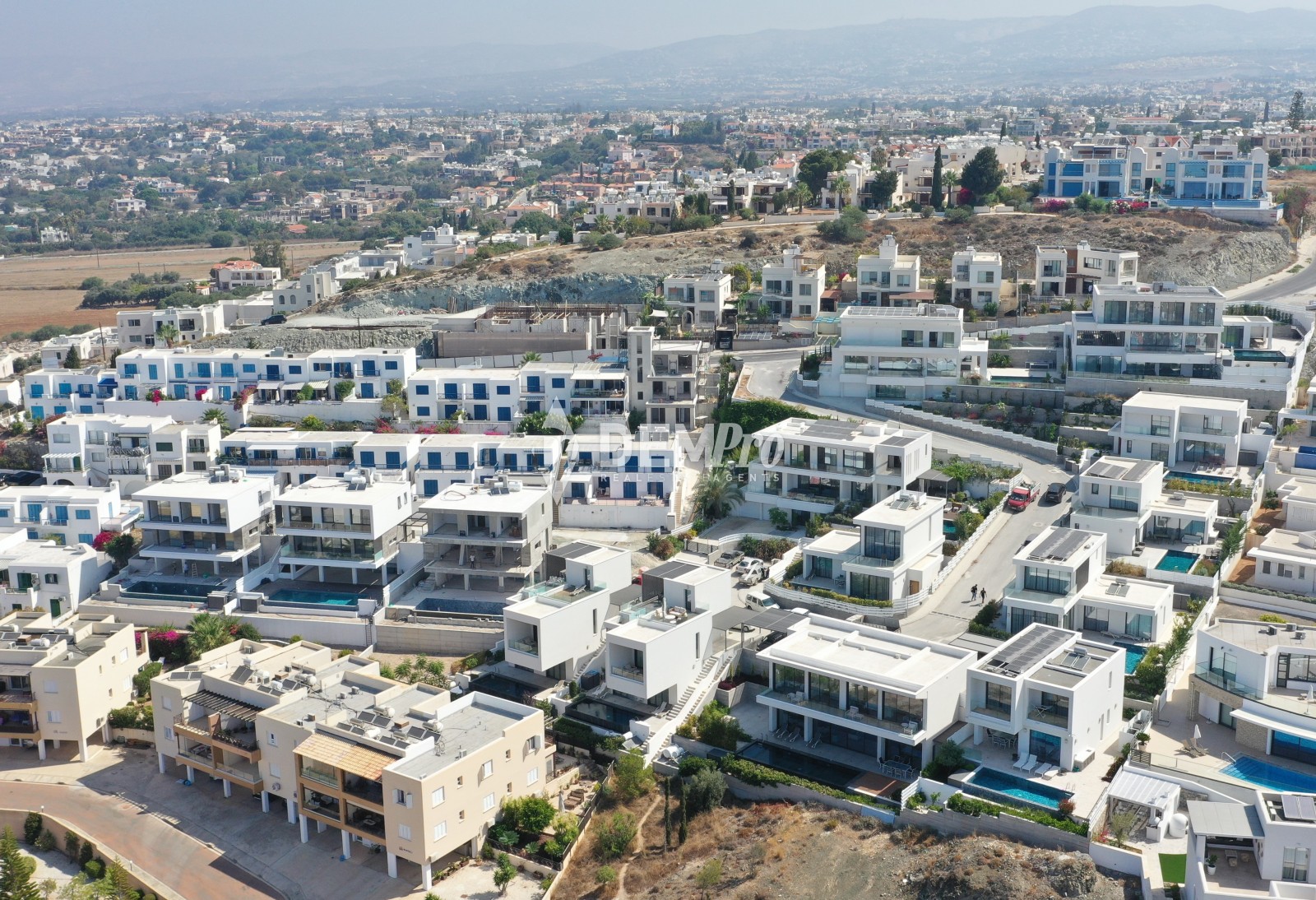 For Sale 4 Bedroom Villa in Chloraka 