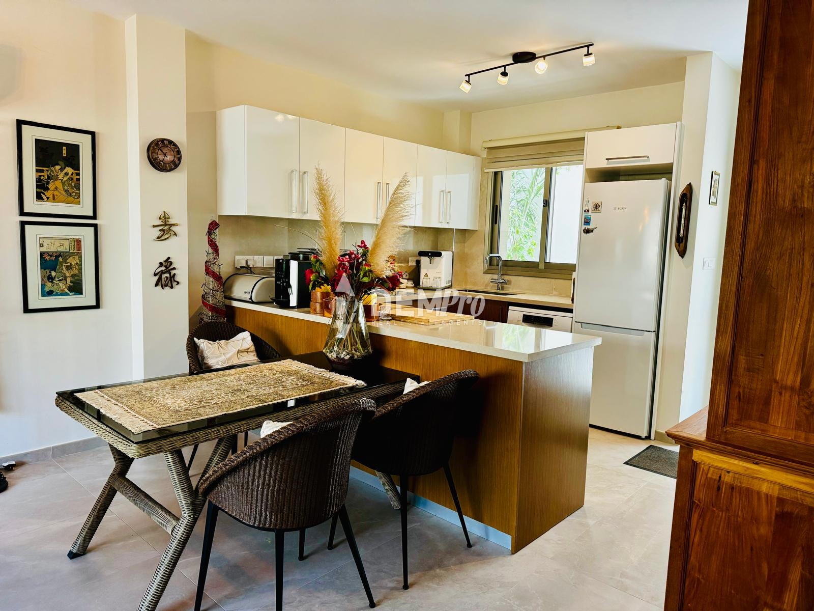 For Sale 2 Bedroom Apartment in Kato Paphos- Universal 